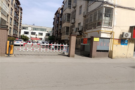 新上，天一城3室2厅1卫58万96m2，车库价格另算